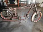 Cadre et roues de moto