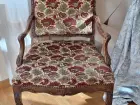 Petit fauteuil ancien