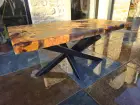 Table 200×100 bois massif/epoxy avec pied acier 