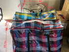 Grande valise , 2 ou 3 sacs type tatie ou ikea (voir photo)